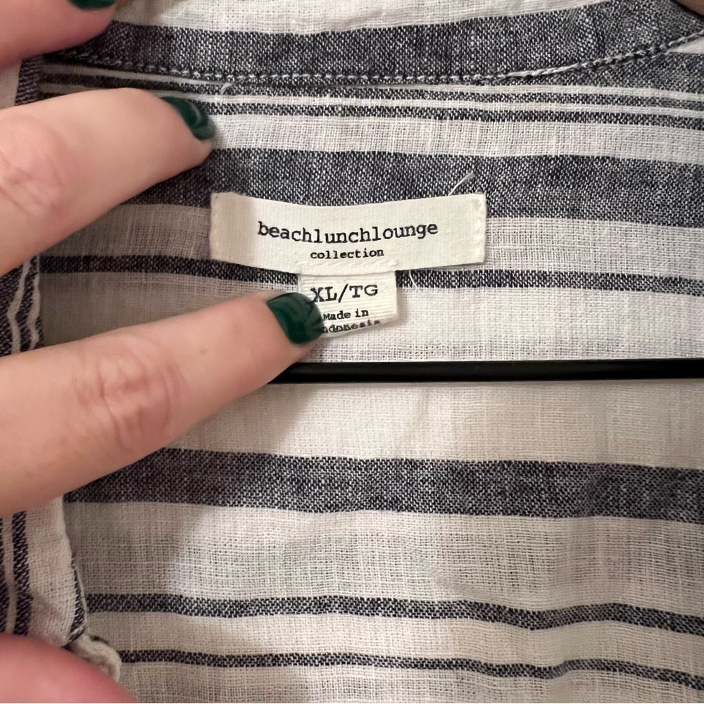 BeachLunchLounge Cotton Linen Button Down Navy and White Top - Picture 3 of 4